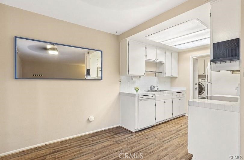 801 Yankee Point Way Oceanside, CA 92058 - Photo 6 of 14 Dining Area and Kitchen