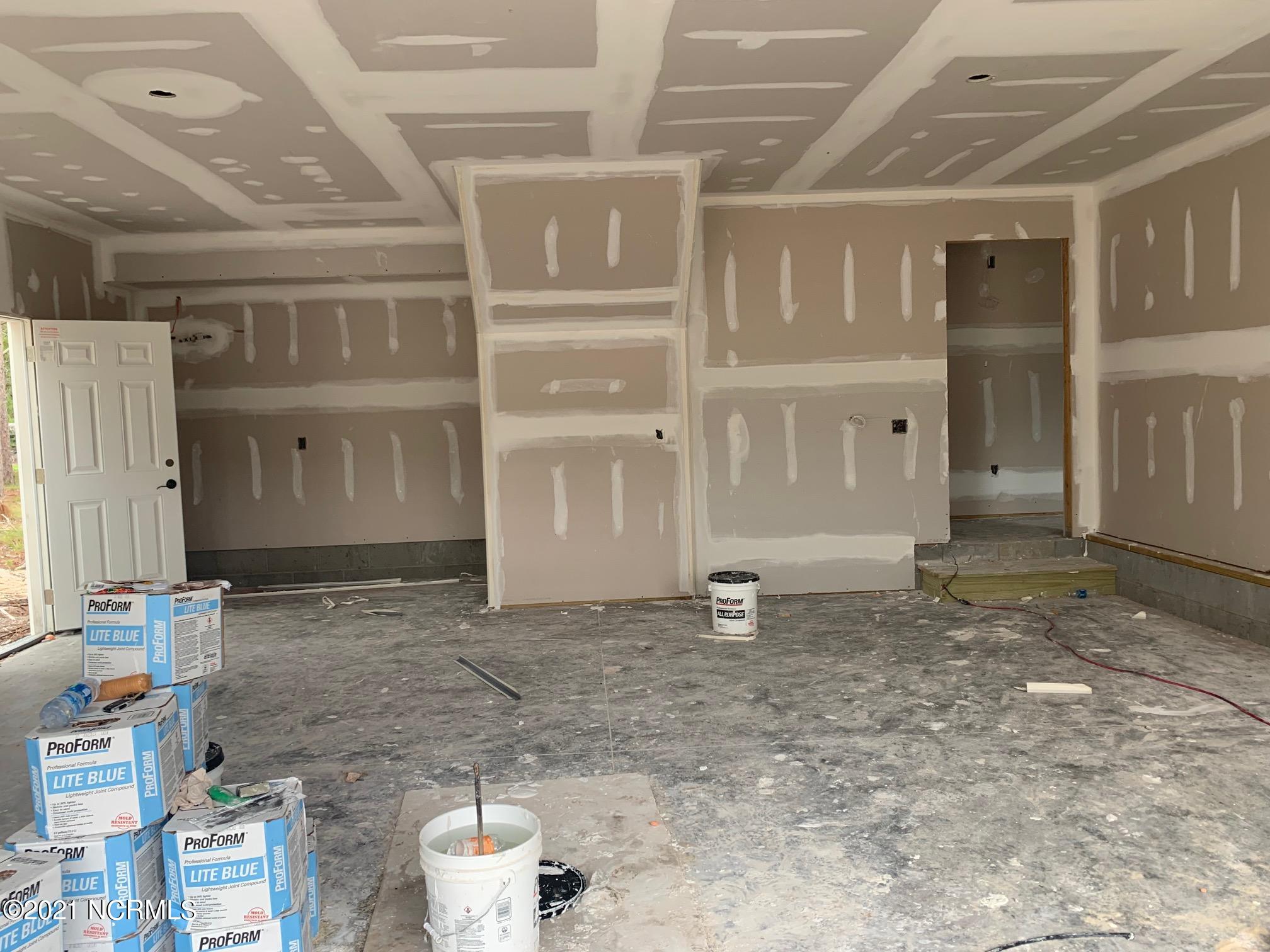 1055 Nicklaus Road Southport, NC 28461 - Photo 10 of 10 Garage