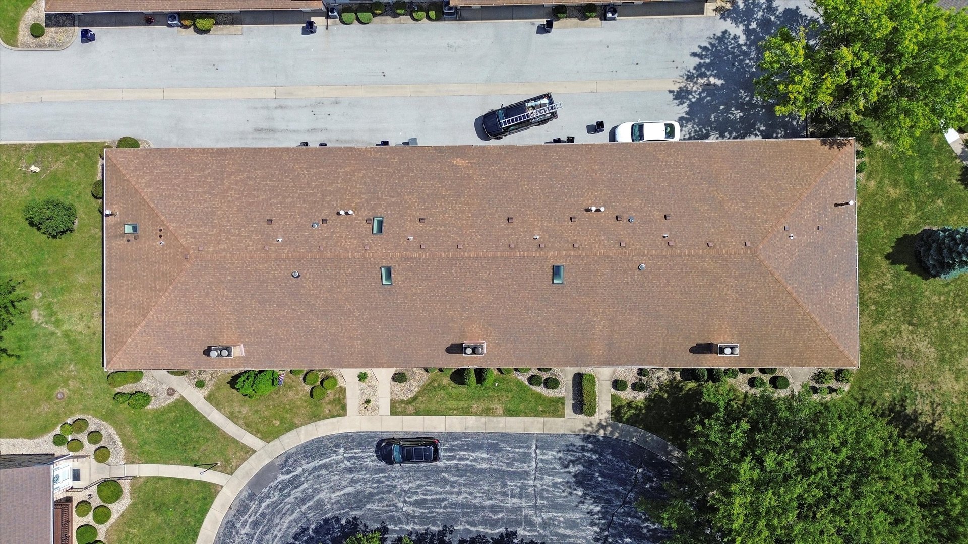 17921 Alaska Court, Unit 8 Orland Park, IL 60467 - Photo 26 of 36 an aerial view of a house with a yard