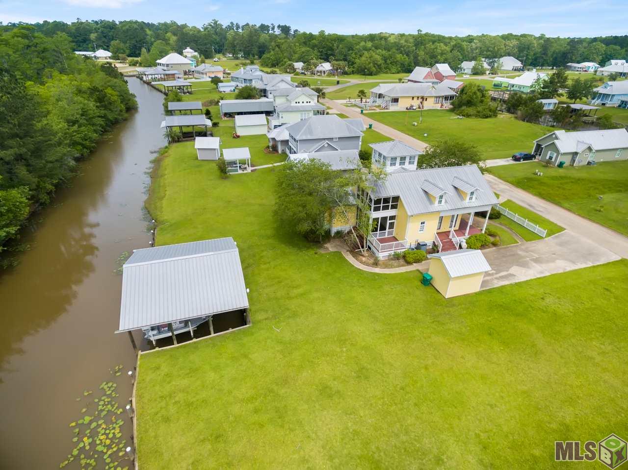 17021 Peace Point Drive Springfield, LA 70462 - Photo 2 of 16