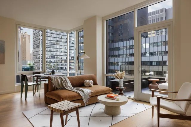 $2,750,000 | 135 East 47th Street, Unit 20C | Midtown East