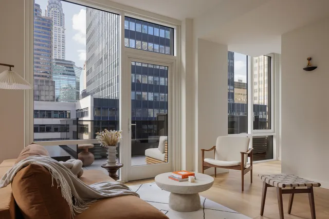 $2,750,000 | 135 East 47th Street, Unit 20C | Midtown East