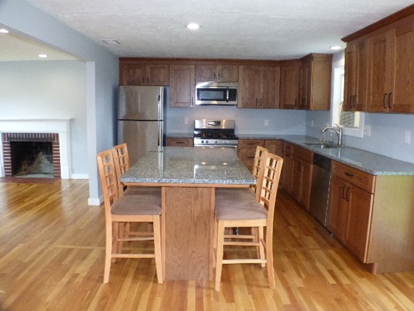 107 Mandalay Road Chicopee, MA 01020 - Photo 3 of 21 Gallery Image 3