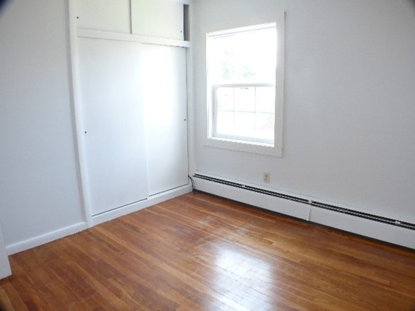 107 Mandalay Road Chicopee, MA 01020 - Photo 6 of 21 Gallery Image 6