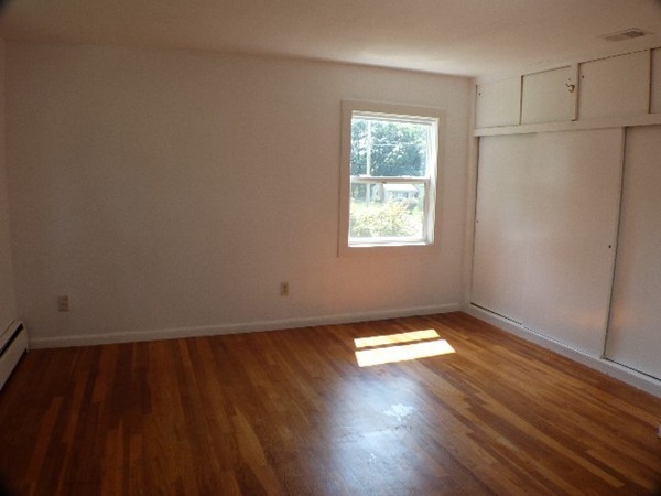 107 Mandalay Road Chicopee, MA 01020 - Photo 8 of 21 Gallery Image 8