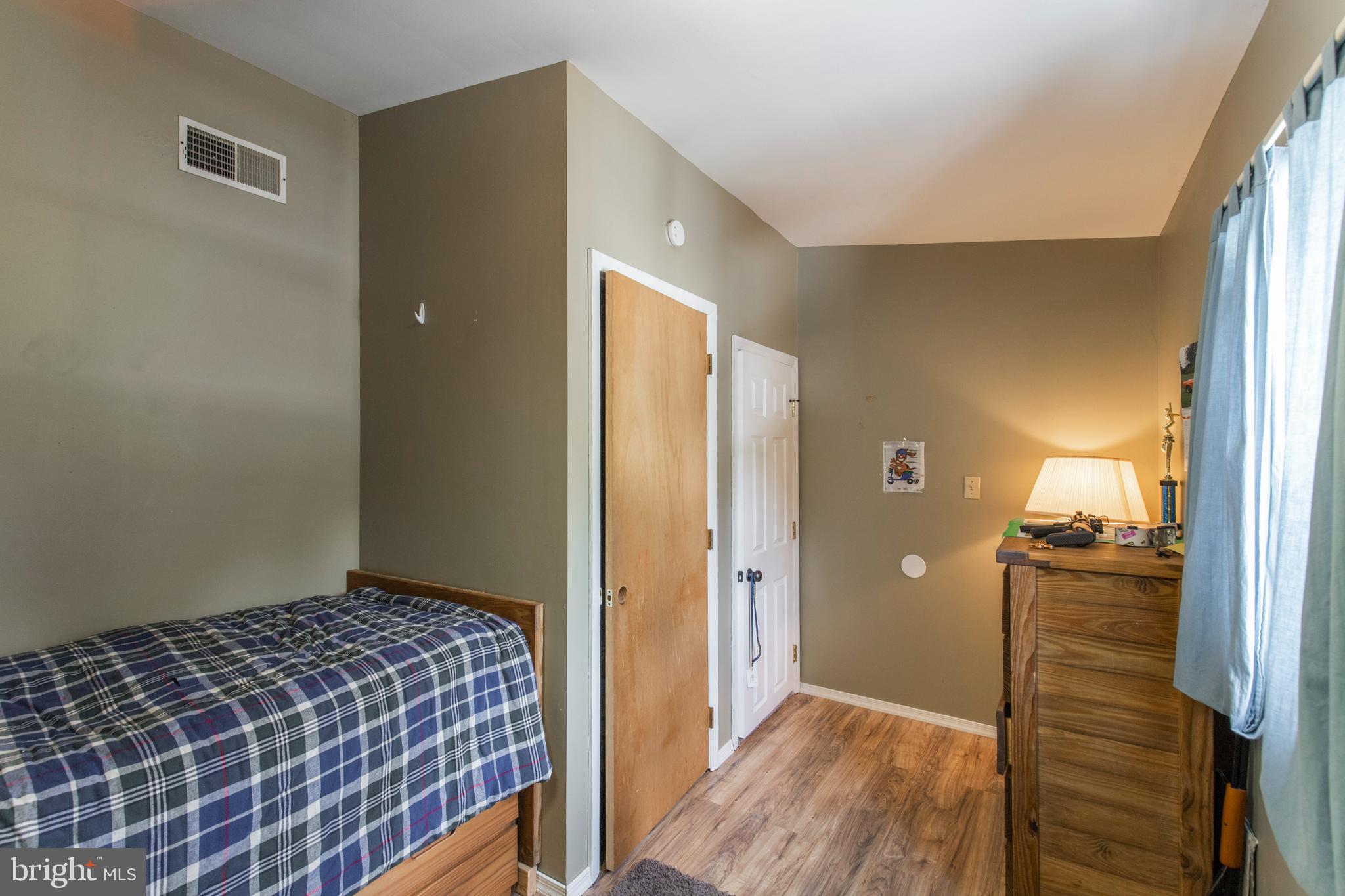 1041 Cherry Tree Road Aston, PA 19014 - Photo 22 of 39