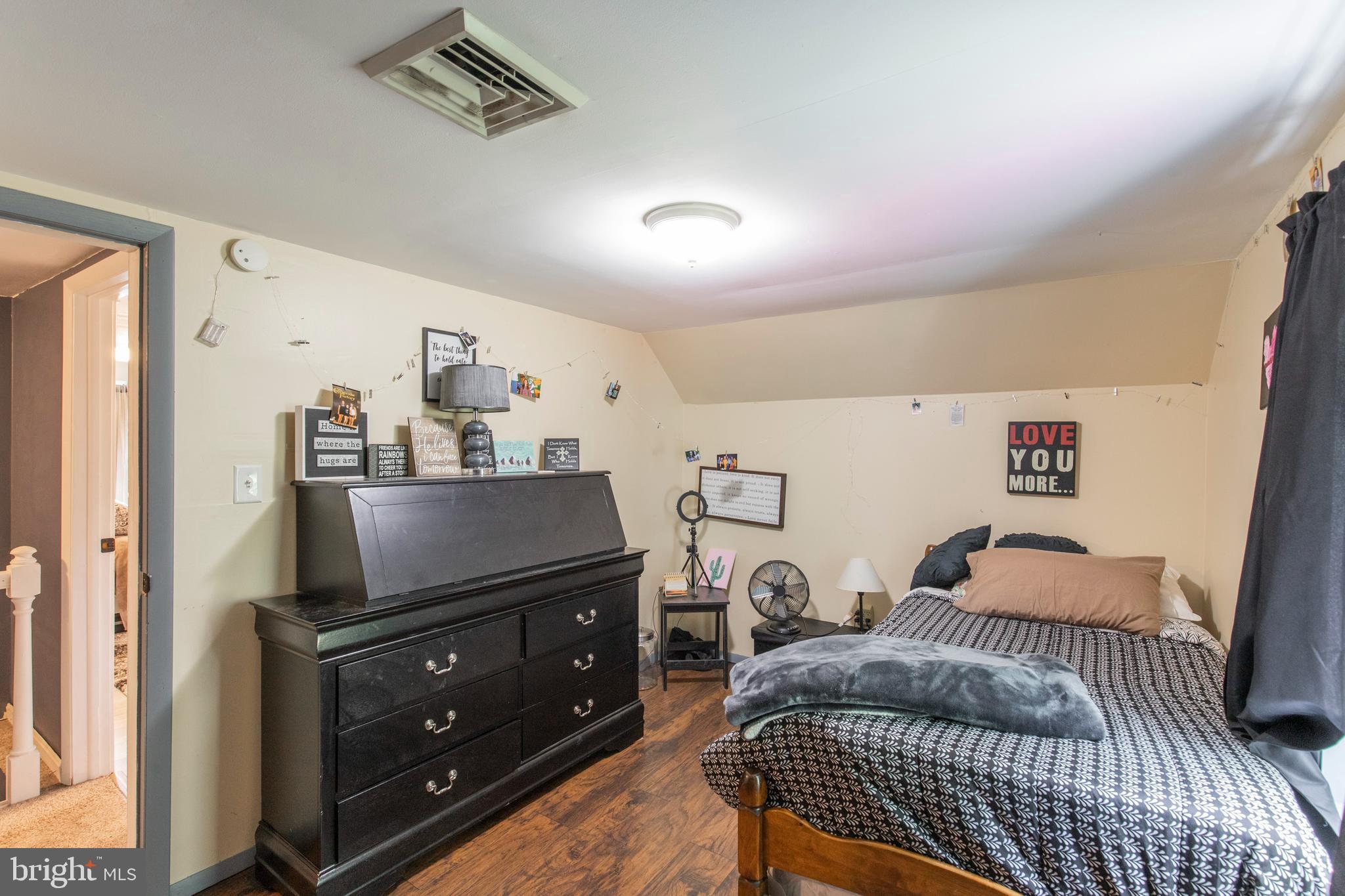 1041 Cherry Tree Road Aston, PA 19014 - Photo 26 of 39