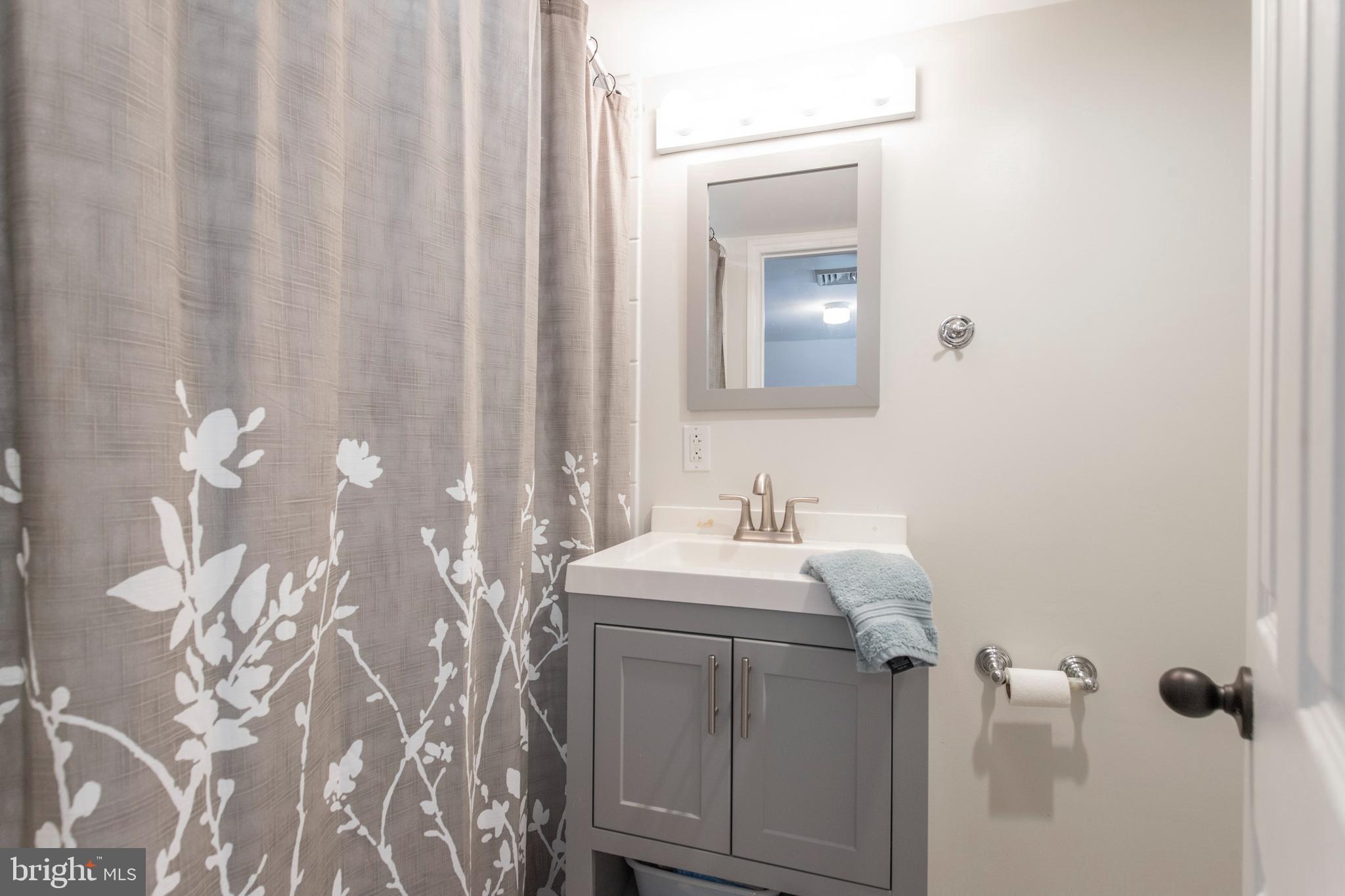 1041 Cherry Tree Road Aston, PA 19014 - Photo 31 of 39