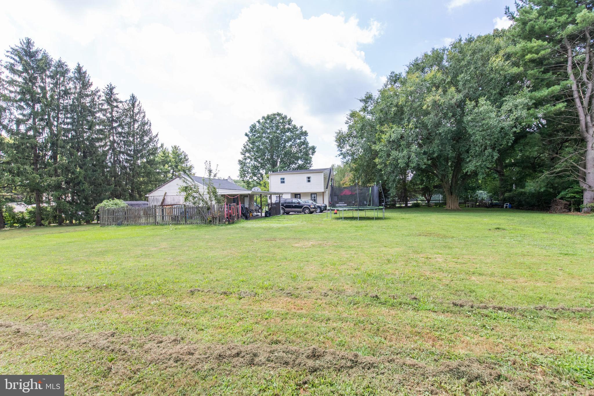 1041 Cherry Tree Road Aston, PA 19014 - Photo 35 of 39