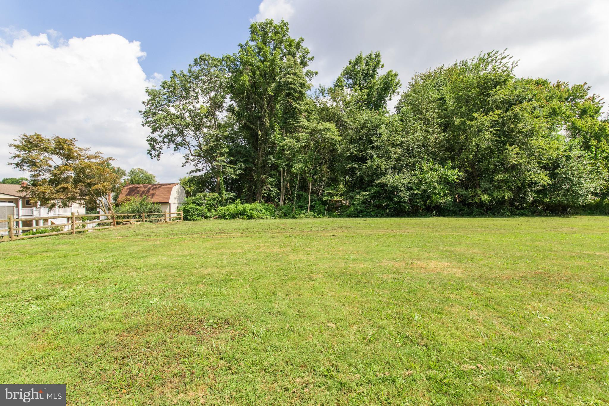 1041 Cherry Tree Road Aston, PA 19014 - Photo 37 of 39