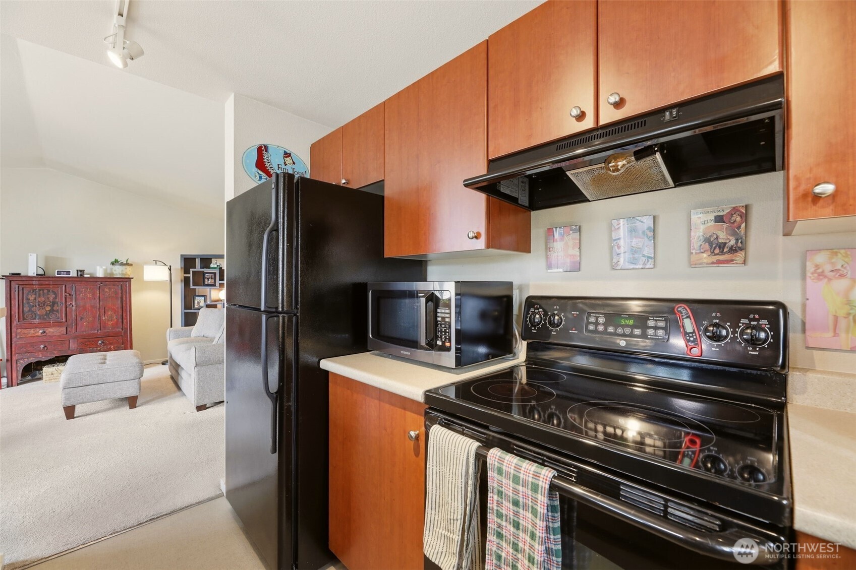 12404 East Gibson Road, Unit H301 Everett, WA 98204 - Photo 8 of 32