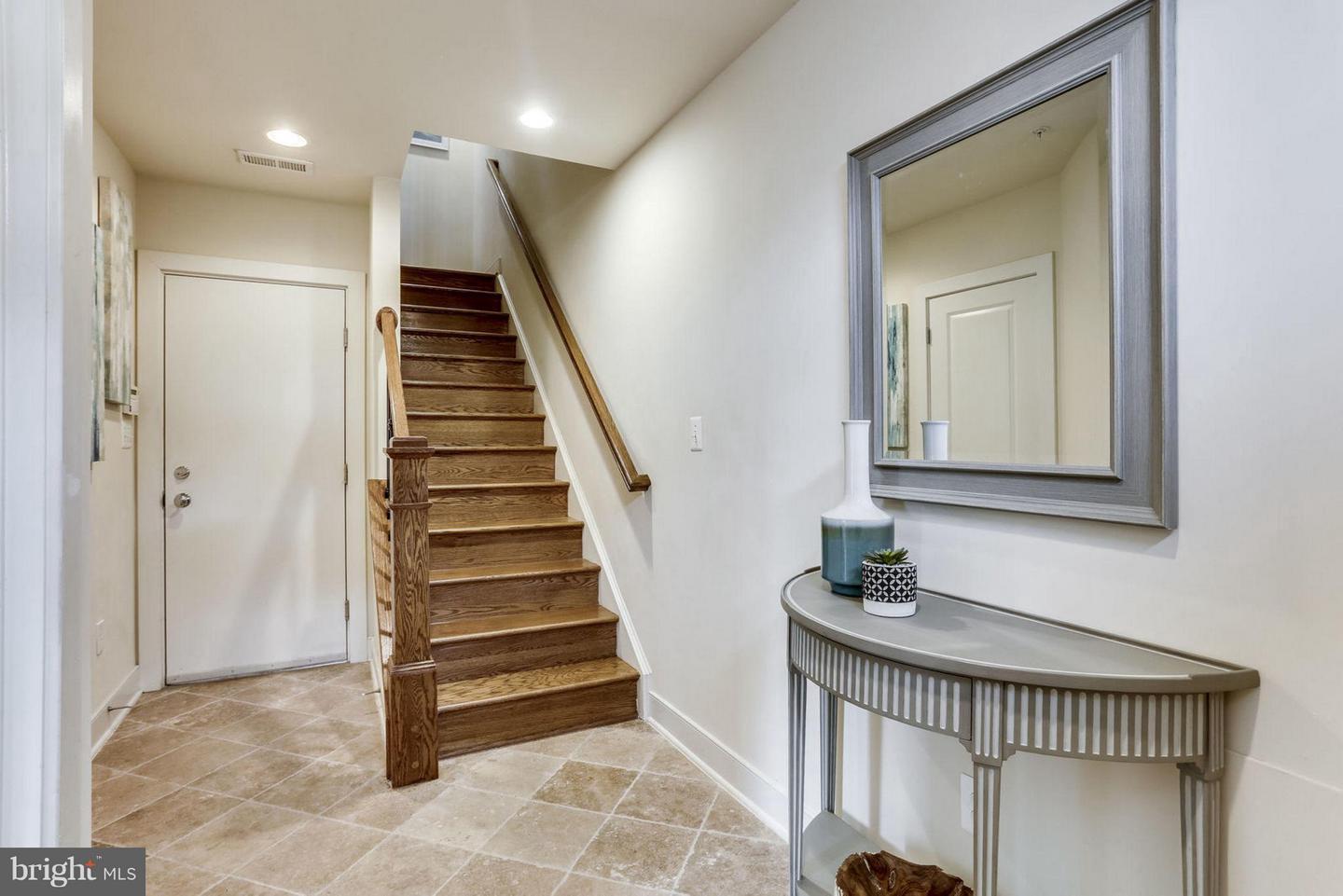 419 K Street Southeast Washington, DC 20003 - Photo 2 of 27 MAIN ENTRY FOYER. BEDROOM /FULL BATH ON THIS LEVEL