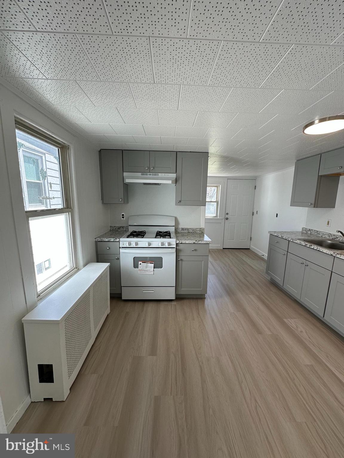 209 Main Street Hamilton, NJ 08620 - Photo 2 of 18