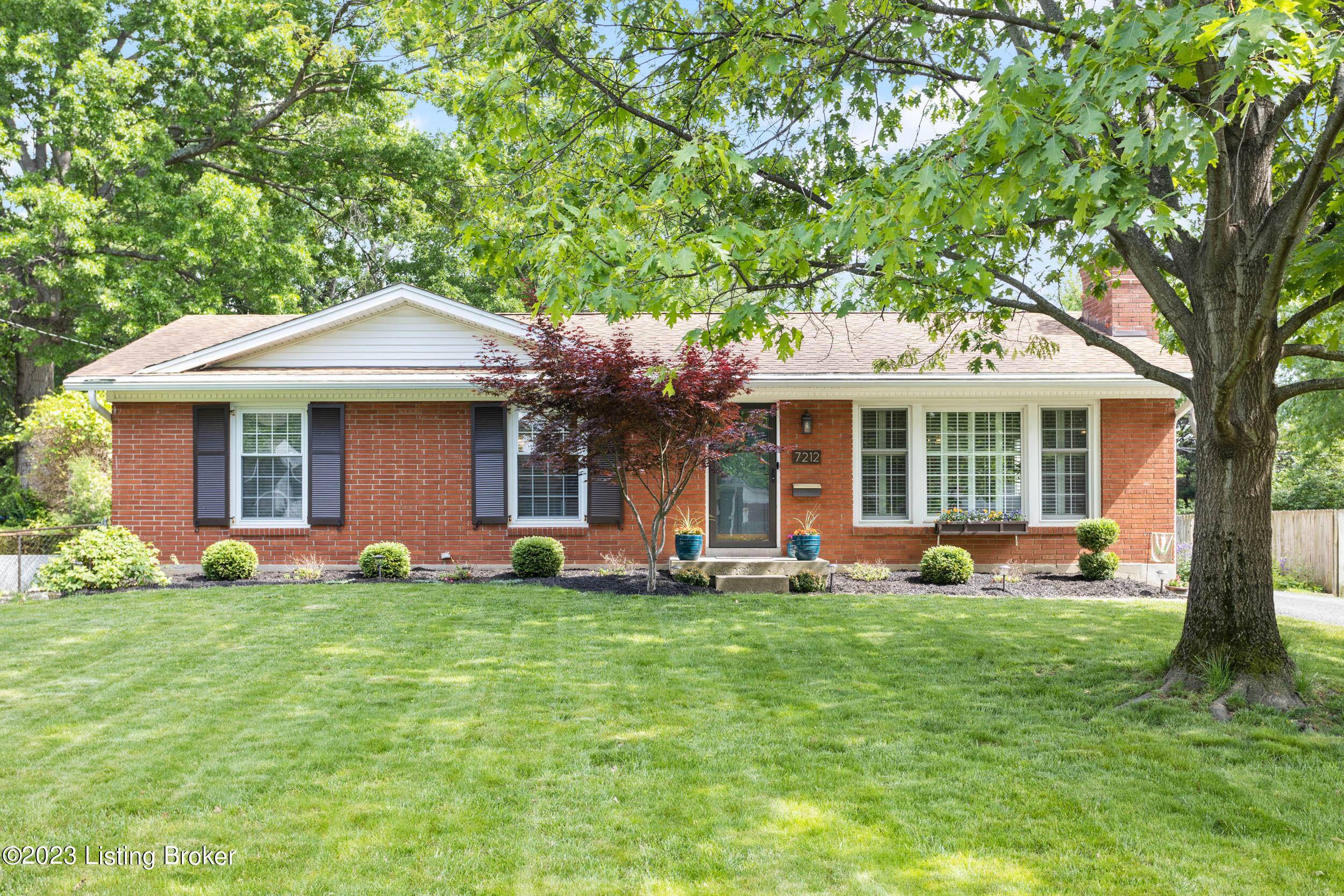 7212 Woolrich Road Louisville, KY 40222 - Photo 1 of 26 Front
