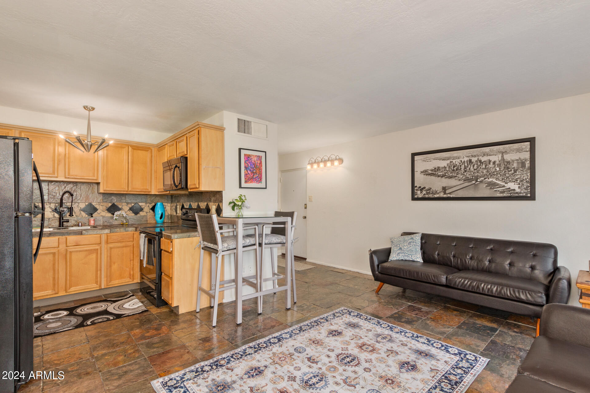 1012 East Osborn Road, Unit F Phoenix, AZ 85014 - Photo 3 of 26 03 - Osborn
