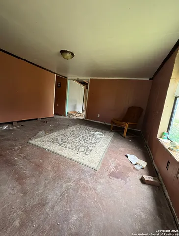 $27,000 | 907 West Crockett Street, Beeville, TX 78102