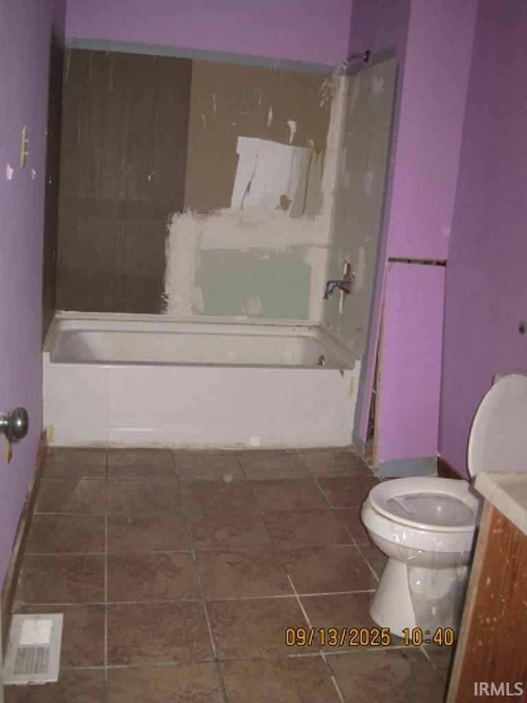 9814 South 200 West Keystone, IN 46759 - Photo 2 of 11