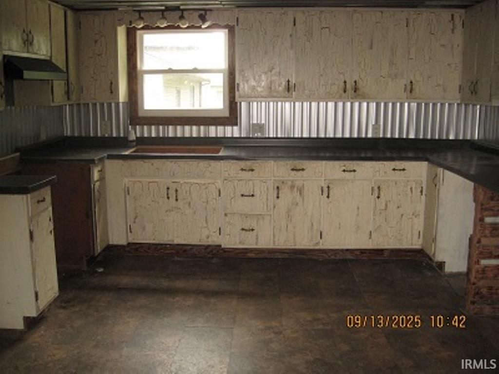 9814 South 200 West Keystone, IN 46759 - Photo 8 of 11