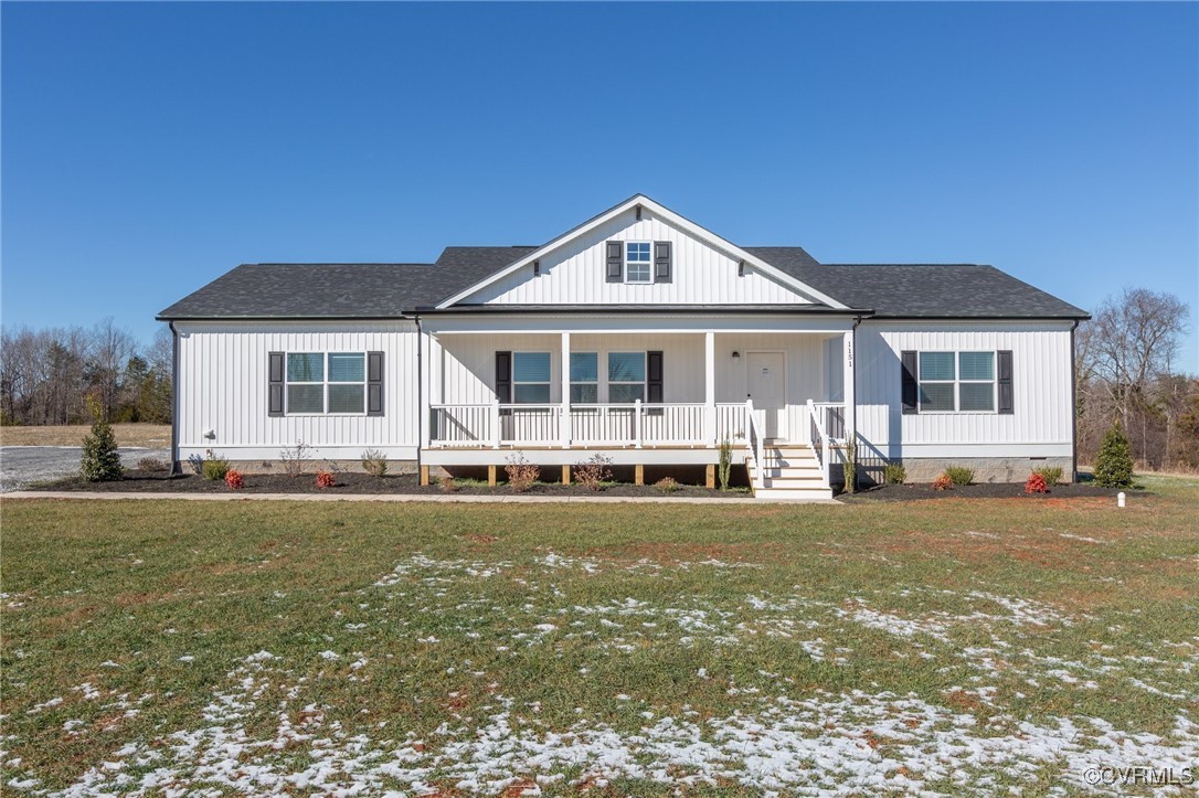 1151 Levi Road Green Bay, VA 23942 - Photo 3 of 38 View of front of home featuring a porch, crawl spa
