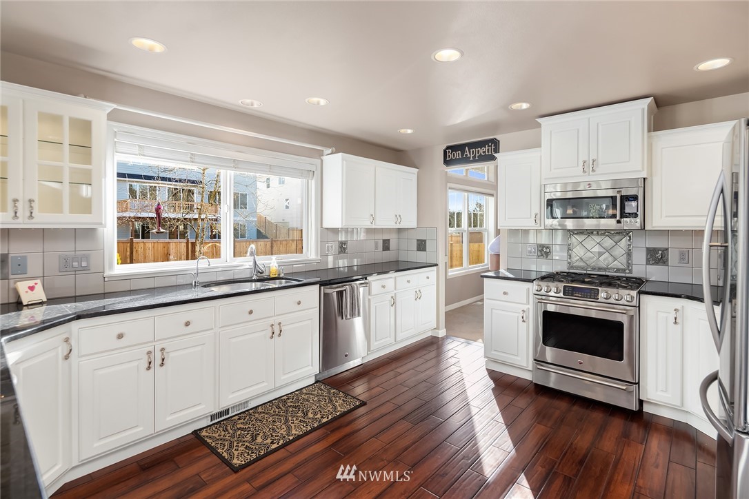 1420 241st Street Southeast Bothell, WA 98021 - Photo 14 of 24