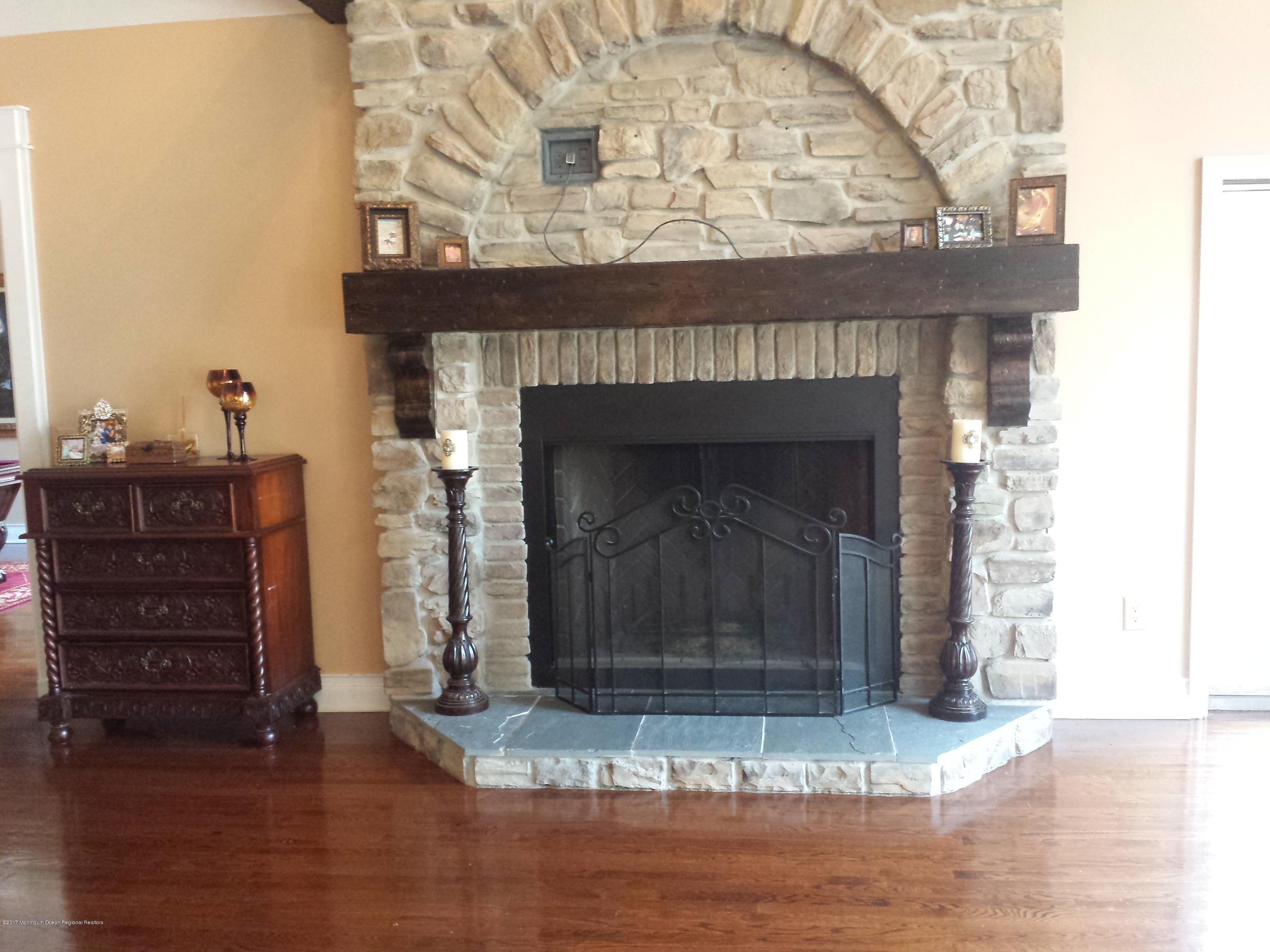 28 Spring Road Millstone Township, NJ 08510 - Photo 5 of 9 20171115_142034