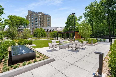 $1,085,000 | 2660 Peachtree Road Northwest, Unit 13F, Atlanta, GA 30305
