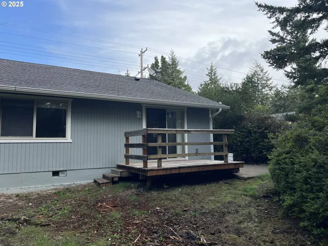 $489,000 | 2040 11th Street, Florence, OR 97439