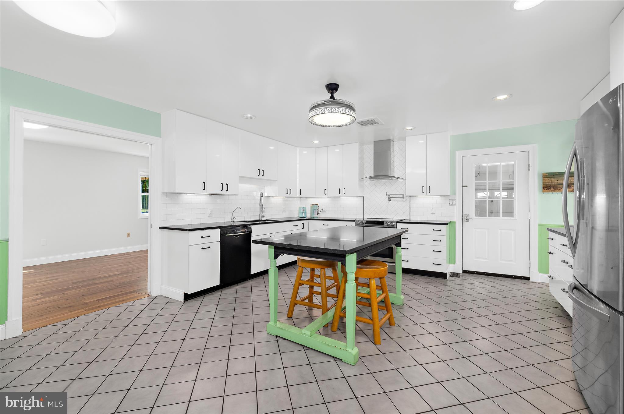 8517 New Cut Road Severn, MD 21144 - Photo 4 of 113 Upgraded Kitchen
