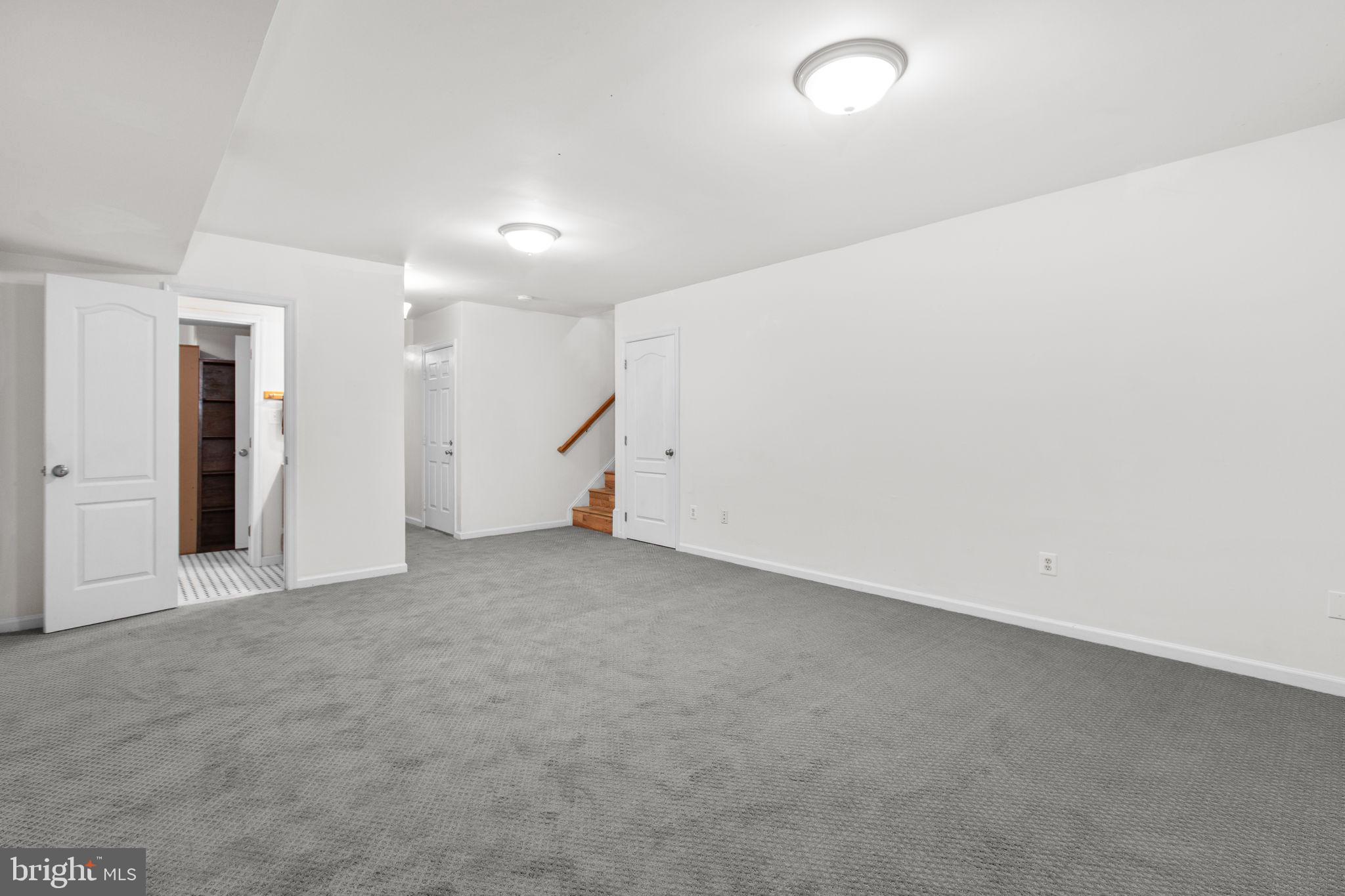 53 Bloomington Lane Stafford, VA 22554 - Photo 35 of 60 an empty room with a window