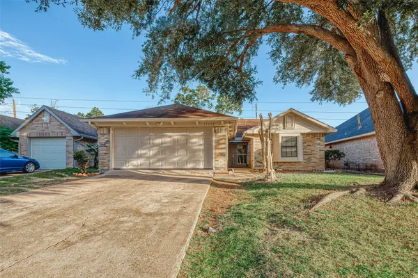 $2,050 | 15638 Schumann Lane, Houston, TX 77083