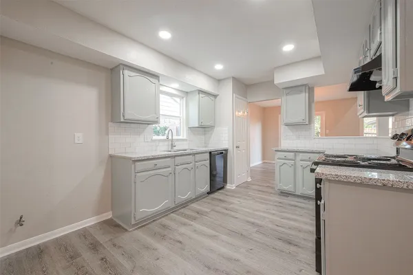 $2,050 | 15638 Schumann Lane, Houston, TX 77083