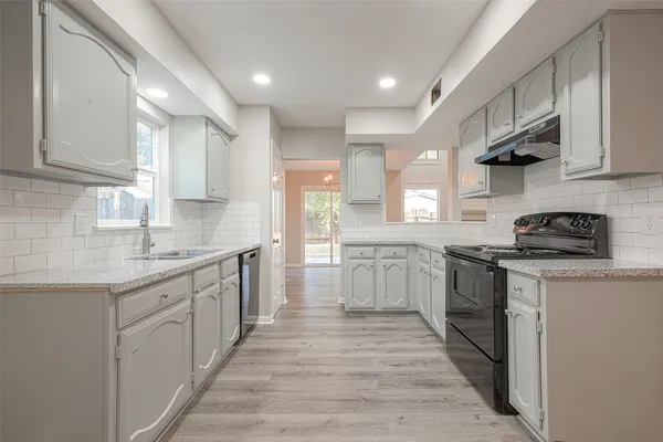 $2,050 | 15638 Schumann Lane, Houston, TX 77083