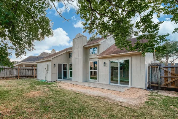 $2,100 | 15638 Schumann Lane, Houston, TX 77083