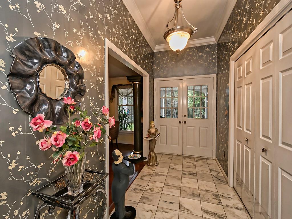936 Field Club Road Pittsburgh, PA 15238 - Photo 3 of 25 Entry