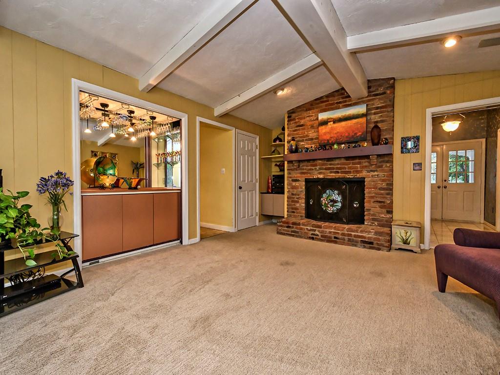 936 Field Club Road Pittsburgh, PA 15238 - Photo 8 of 25 Family room