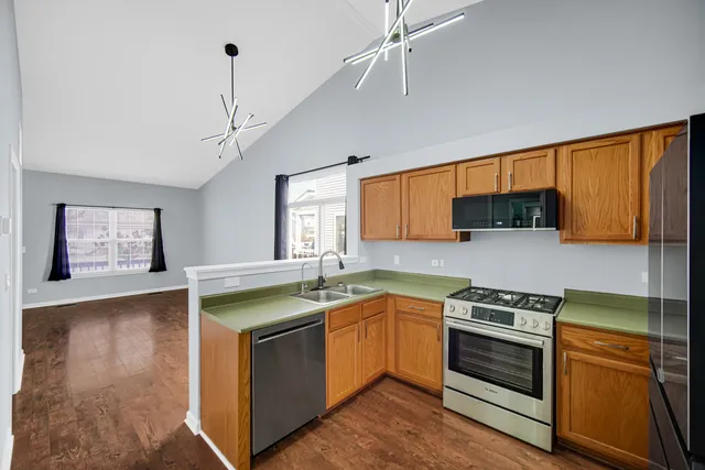 $2,400 | 16623 Natoma Drive, Unit 16623, Lockport, IL 60441