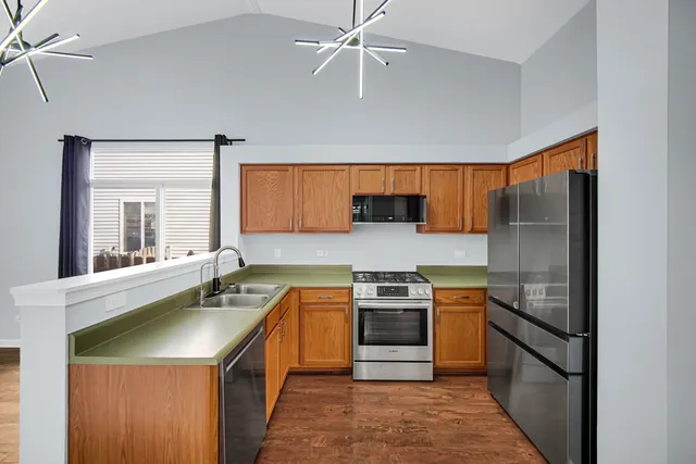 $2,400 | 16623 Natoma Drive, Unit 16623, Lockport, IL 60441