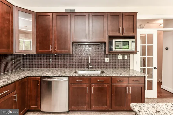 $3,800 | 6006 Kelsey Court, Falls Church, VA 22044