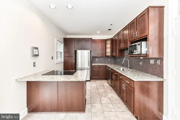$3,800 | 6006 Kelsey Court, Falls Church, VA 22044