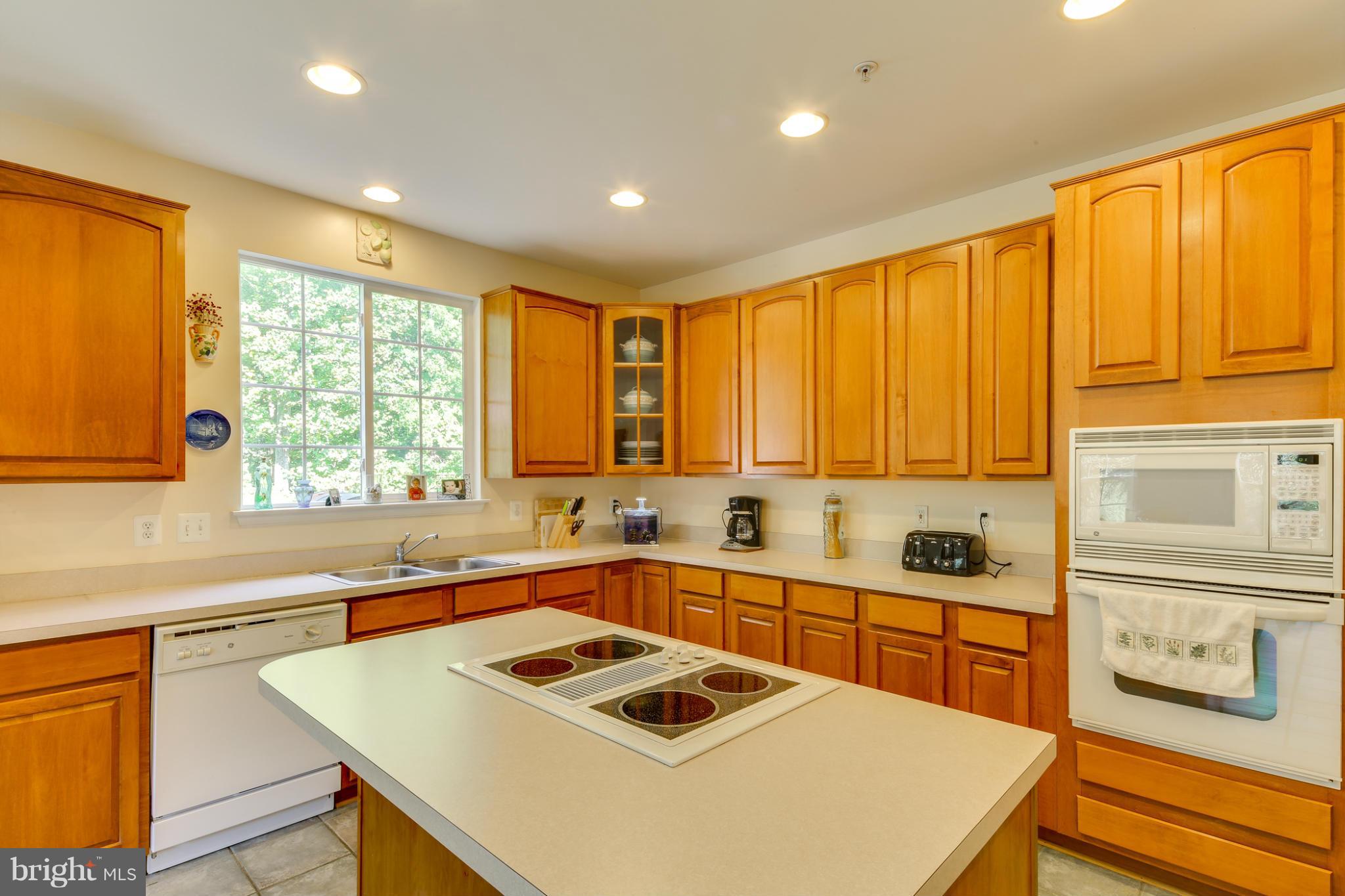 18816 Broken Oak Road Boyds, MD 20841 - Photo 12 of 26 Kitchen