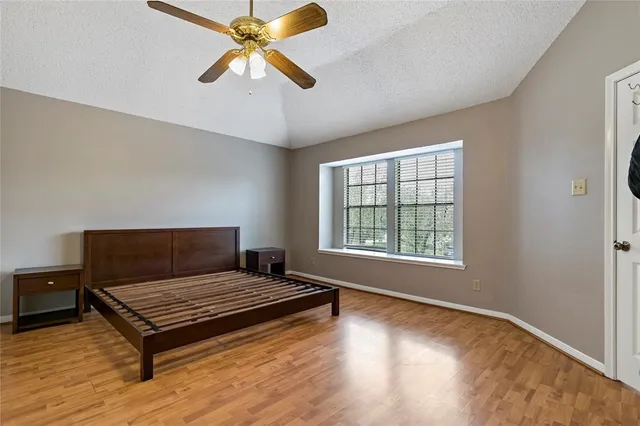 $2,000 | 4622 Sunshine Drive, Sugar Land, TX 77479