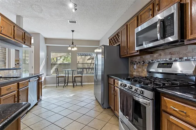 $2,000 | 4622 Sunshine Drive, Sugar Land, TX 77479