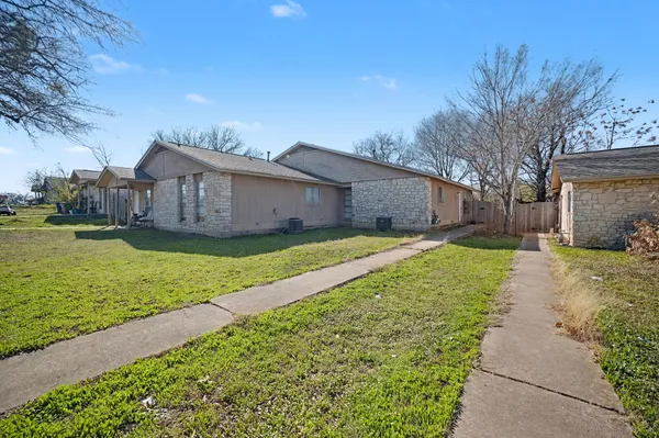 $1,550 | 5202 Nuckols Crossing Road, Unit A, Austin, TX 78744