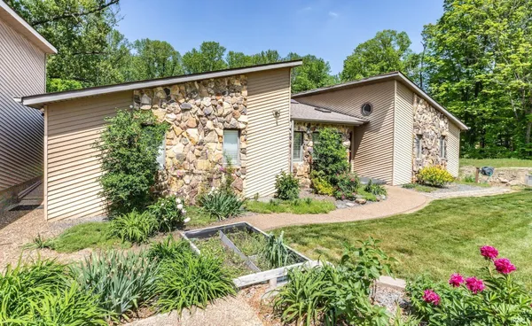 $349,900 | 6001 Felstead Road, Evansville, IN 47712