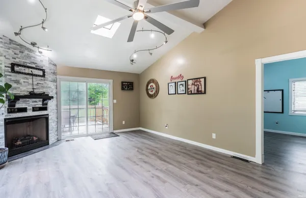$349,900 | 6001 Felstead Road, Evansville, IN 47712
