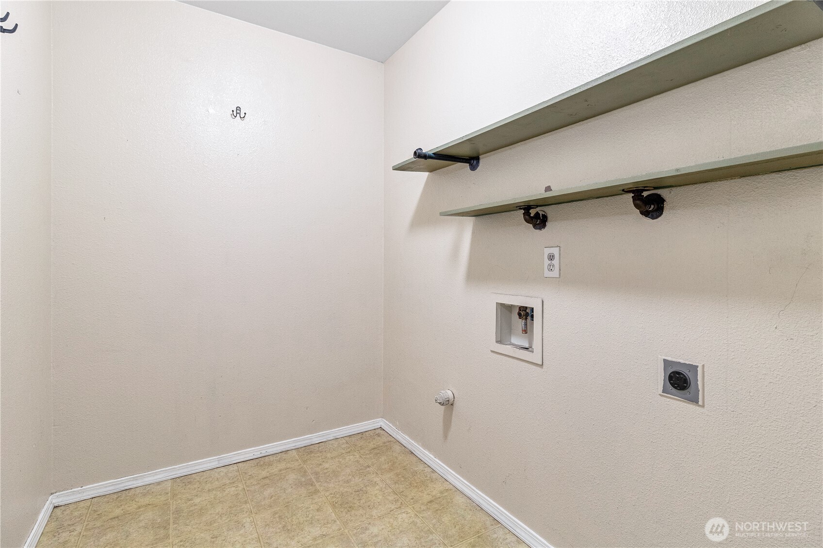 7027 Bailey Street Southeast Lacey, WA 98513 - Photo 24 of 27 a view of a small space