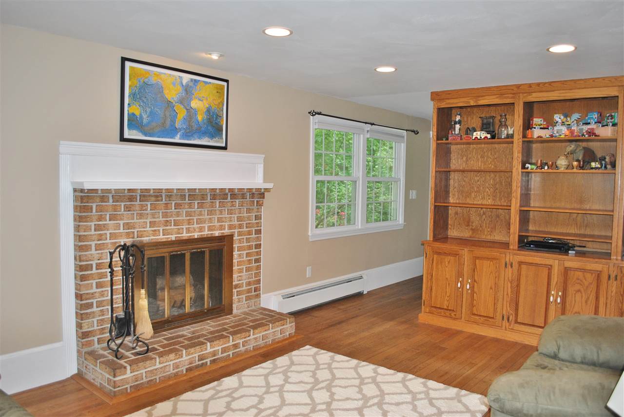 6 Chaucer Road Nashua, NH 03062 - Photo 8 of 21