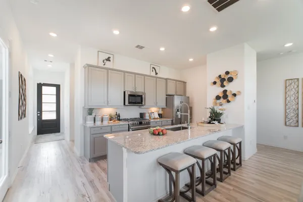 $2,800 | 438 Lake Day Drive, Conroe, TX 77304