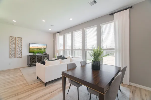 $2,800 | 438 Lake Day Drive, Conroe, TX 77304