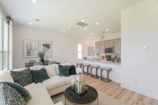 $2,800 | 438 Lake Day Drive, Conroe, TX 77304